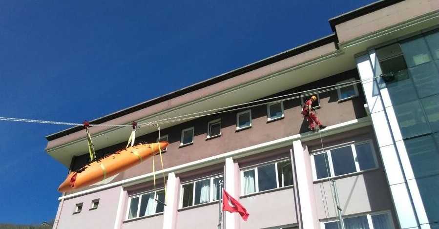 Dernekpazarı’nda yangın ve deprem tatbikatı yapıldı