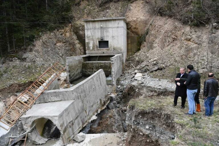 Çaykara Uzuntarla Balkodu HES patladı