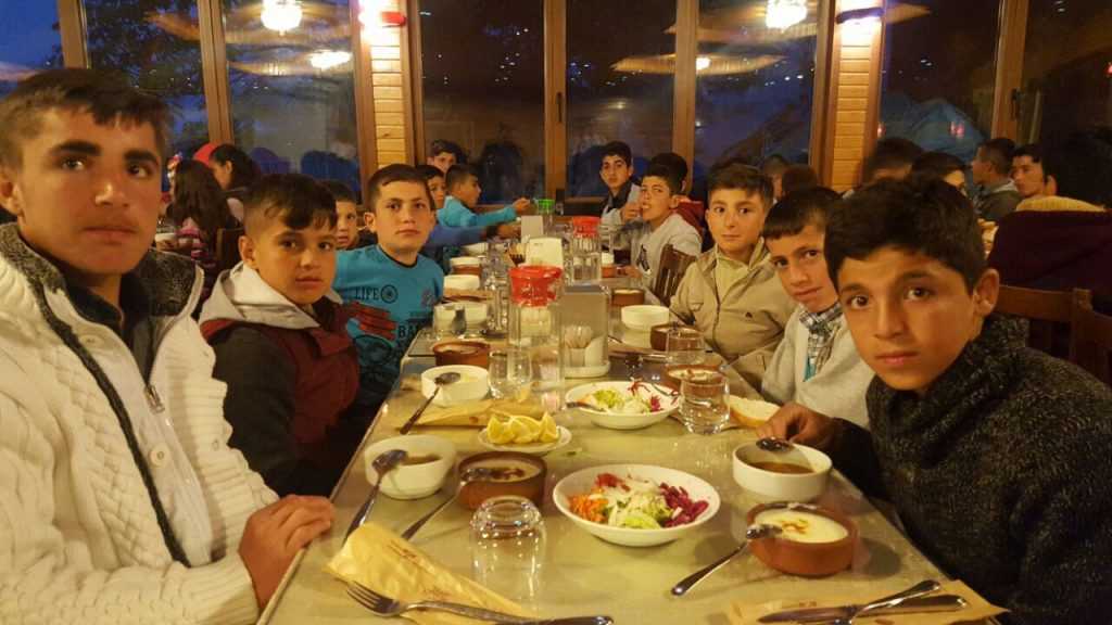 Bitlisli 100 öğrenci Çaykara'da 3