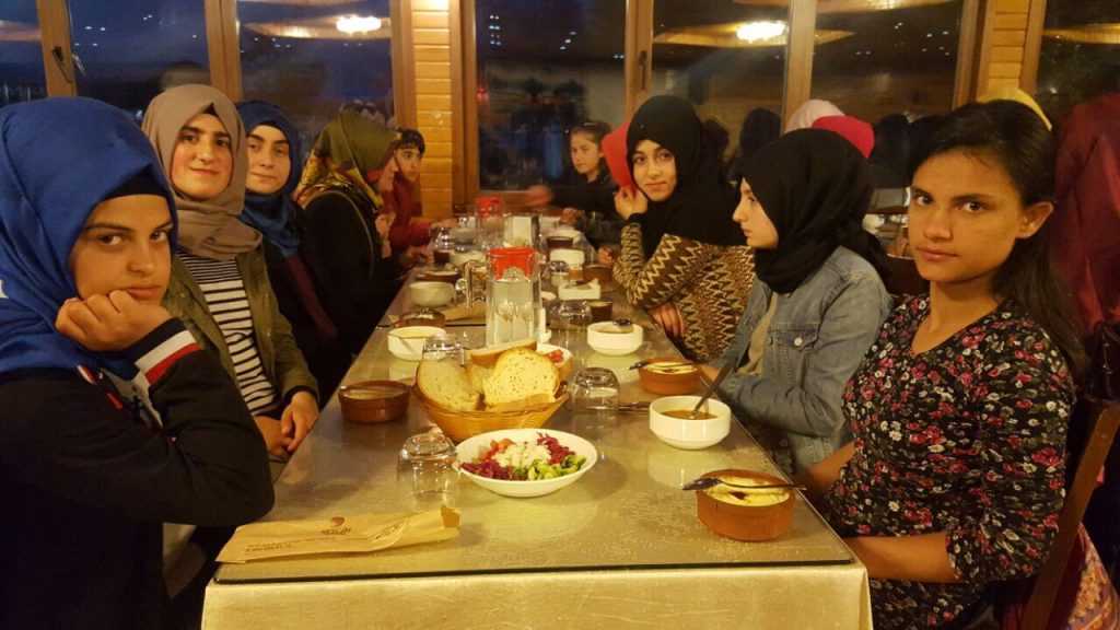 Bitlisli 100 öğrenci Çaykara'da 4