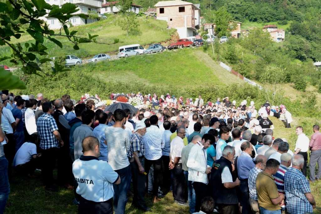 Çaykara genç polis Muhammet'i dualarla uğurladı 3