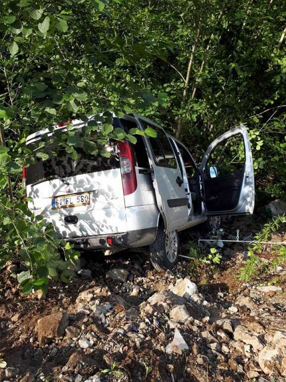 Şarampole düşen araçtaki 10 kişinin burnu kanamadı 2