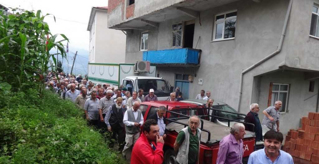 Emekli öğretmen Mehmet Sanisoğlu Holo'da toprağa verildi 5