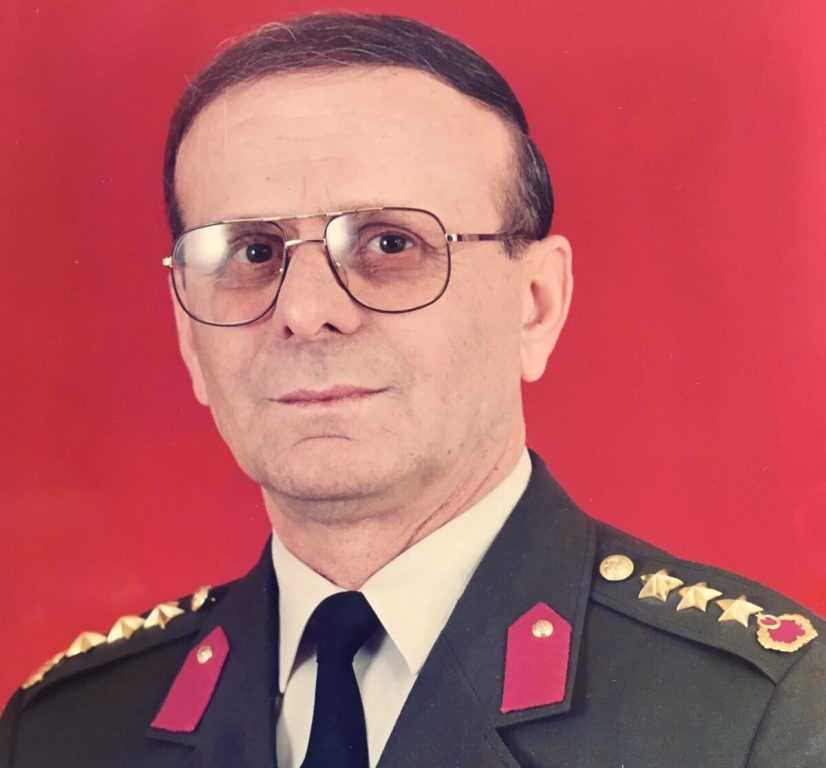 Emekli Albay Ayhan Arıkan vefat etti