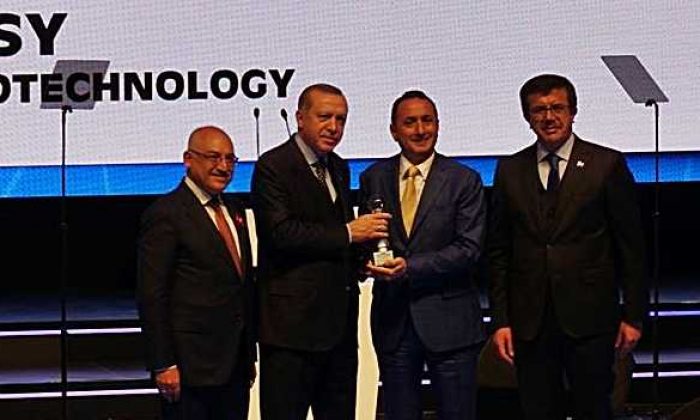 Cumhurbaşkanı Erdoğan’dan Çaykaralı işadamına ödül