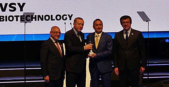 Cumhurbaşkanı Erdoğan’dan Çaykaralı işadamına ödül