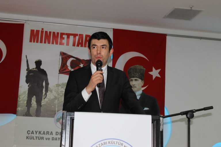 Çaykara-Dernekpazarlılar Mehmetçik'e destek için kucaklaştı 3