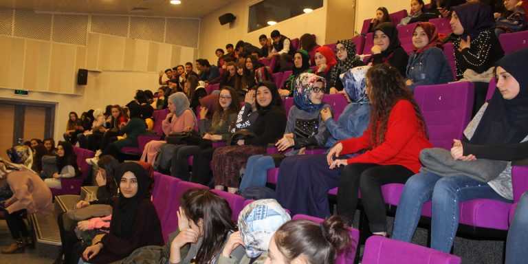 Kaymakam Ayrancı Öğrencilerle Trabzon'da tiyatro izledi 3
