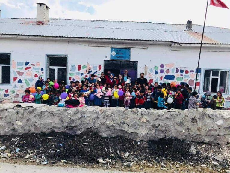 Çaykara’dan Van’a