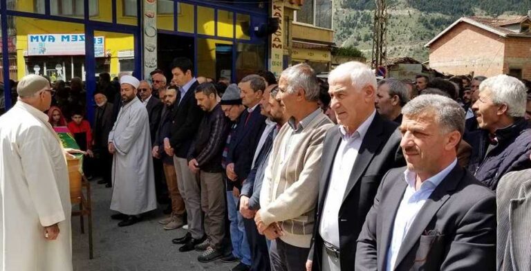 Karaçam’da Şakire Şener toprağa verildi