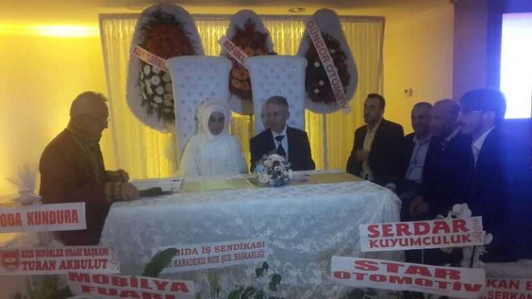 Sare ile Veysel Hakan dünyaevine girdi