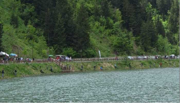 Uzungöl’de balık tutma yarışması düzenlendi