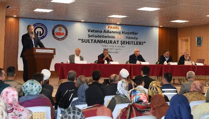 Sultanmurat Yaylasında “Vatana Adanmış Hayatlar: Şehadetlerinin 100. Yılında Sultanmurat Şehitleri” konulu panel düzenlendi