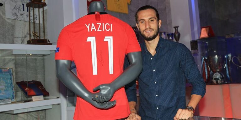 Yusuf Yazıcı Milli Formasını Müzeye hadiye etti