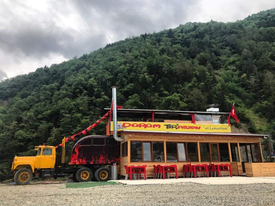 Çaykara’da Restorant yandı 1