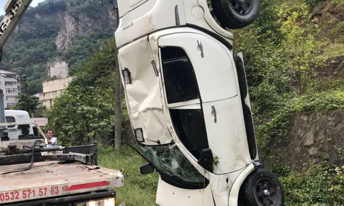 Dernekpazarı Çaykara yolunda trafik kazası