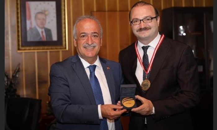 Ahmet Hoca’dan büyük başarı
