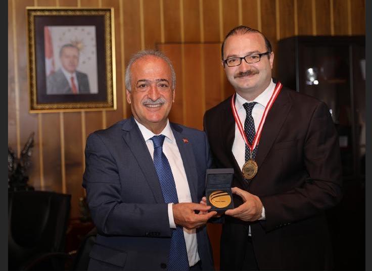 Ahmet Hoca’dan büyük başarı