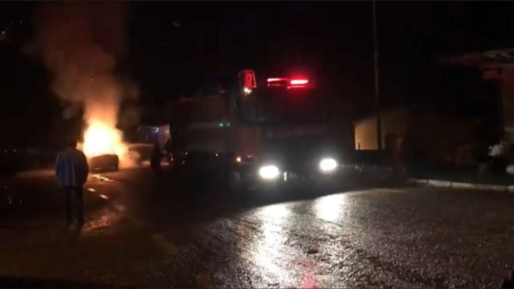 Çaykara’da bir araç alev alev yandı