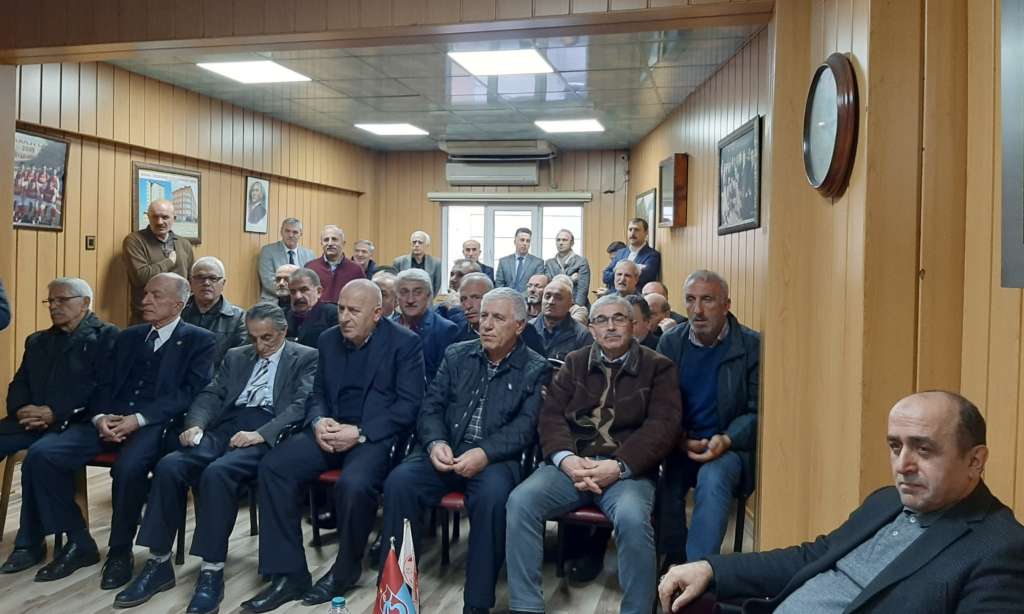 Trabzon Büyükşehir Belediye Başkanı Zorluoğlu Çaykara- Dernekpazarı’nı ziyaret etti. 6