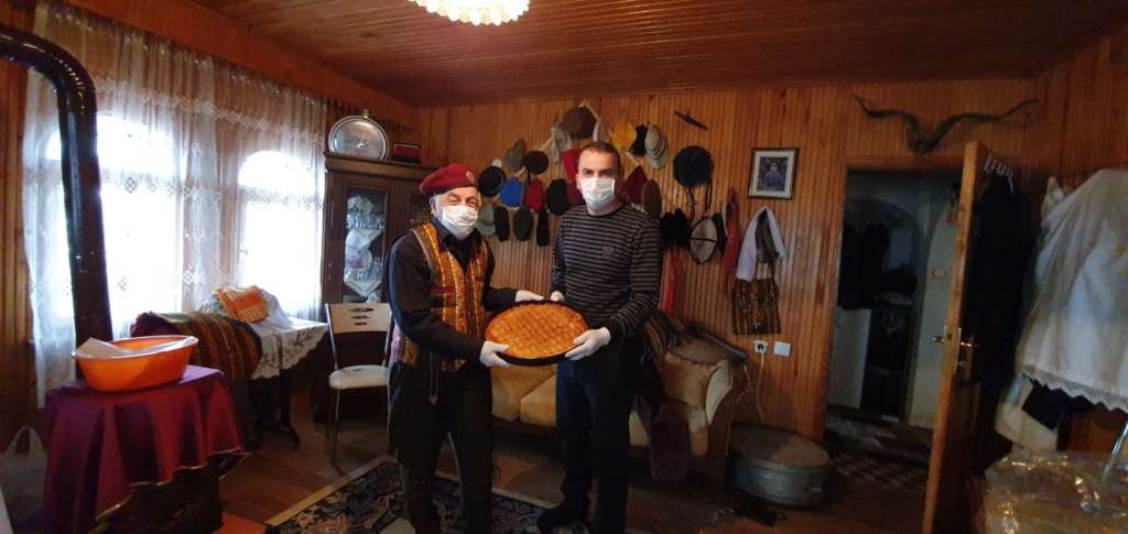 Bayram Yavuz'dan Sağlık Çalışanlarına Moral 2 Bayram Yavuz'dan Sağlık Çalışanlarına Moral 2