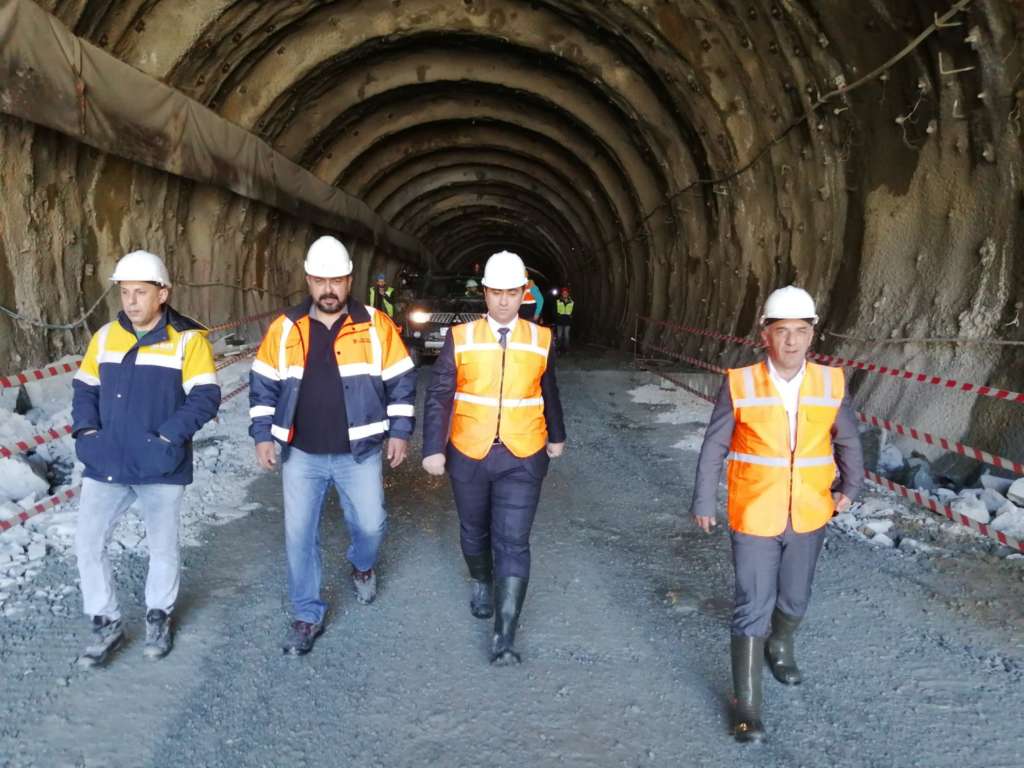 Çaykara tünellerinde kazma işlemi tamamlandı