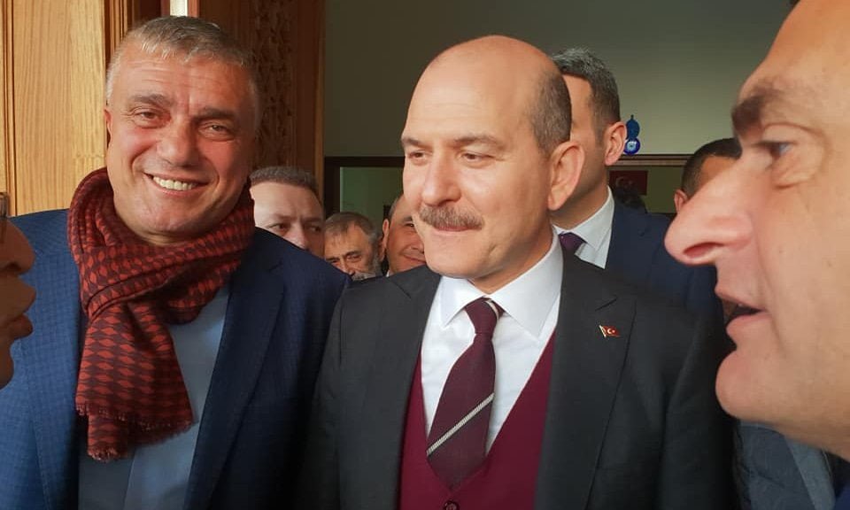 Kıbrıs’ta Çaykaralı Başkan 300 Çocuğa Trabzonspor forması verdi 4