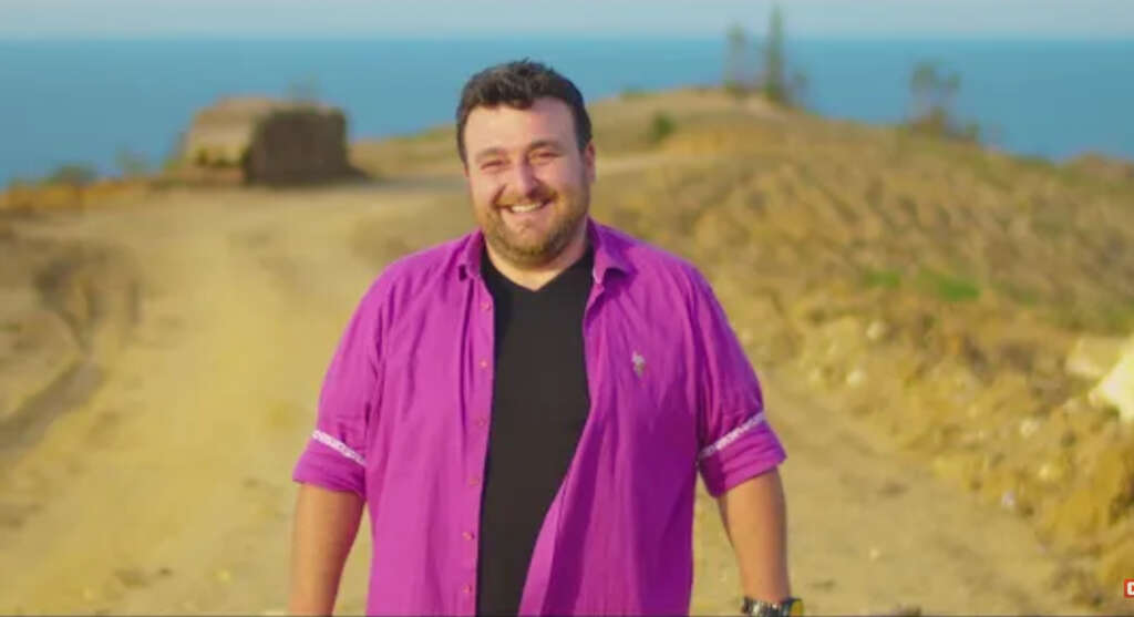 Sinan Sami – Bakmayın Güldüğüme 2020