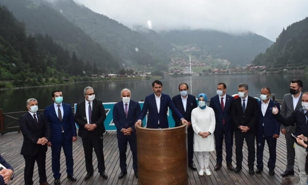 Bakan Kurum Uzungöl’de basın açıklaması gerçekleştirdi