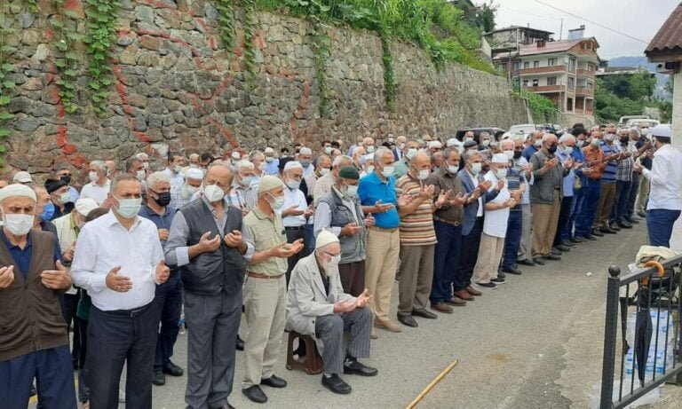 Soğanlı Mahallesinden Hilmiye Türker sonsuza uğurlandı