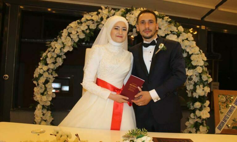 Meslektaş gençler hayatlarını birleştirdi