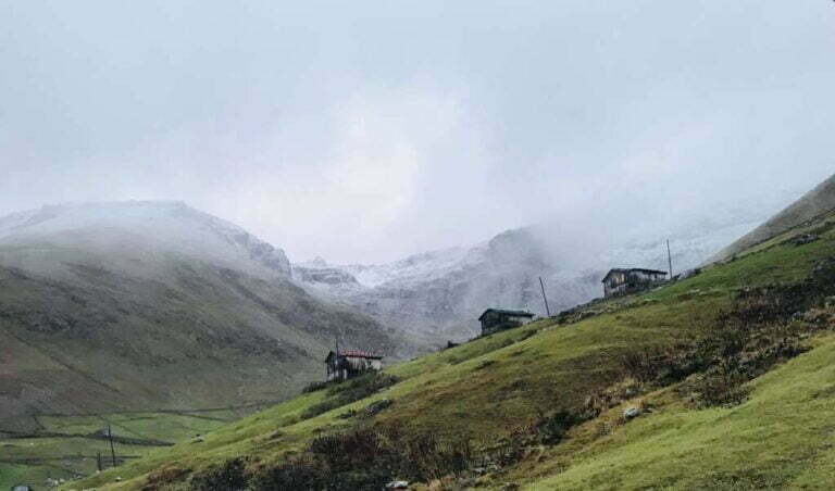 Çaykara dağlarına ilk kar düştü