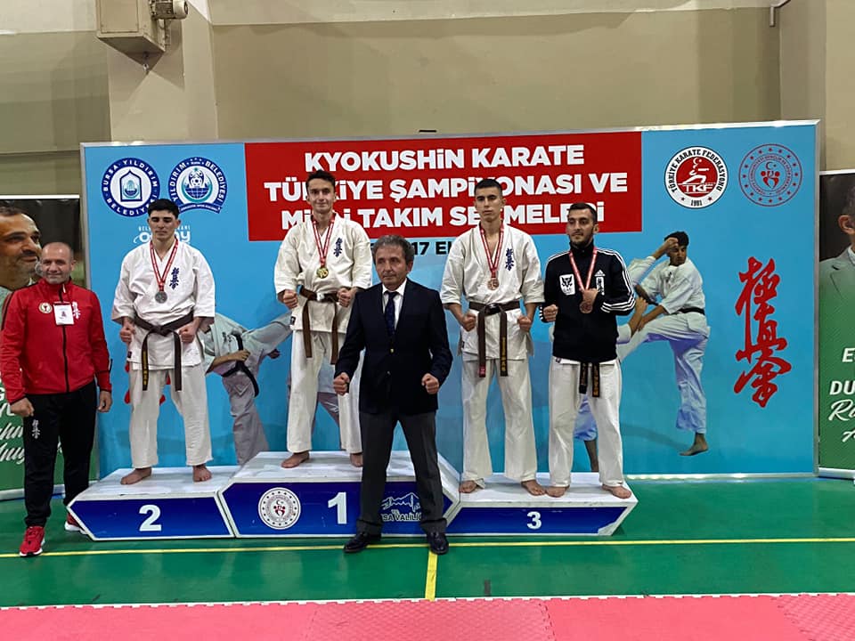 Kyokushin Stil Karate Şampiyonası’nda İsmet Durmuş Türkiye şampiyonu oldu 1