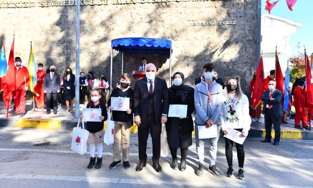 Trabzon’un fethinin 560’ıncı yıl dönümü törenlerle kutlandı.