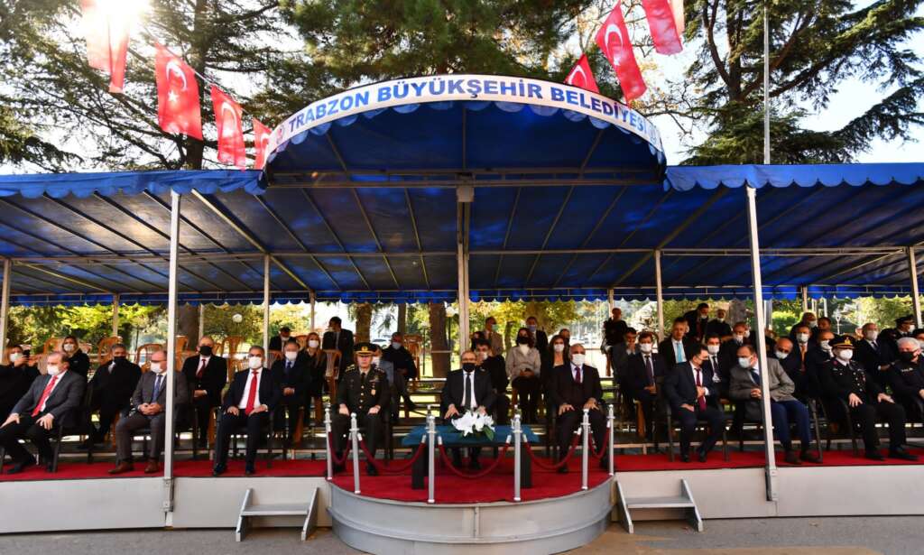 Trabzon'un fethinin 560’ıncı yıl dönümü törenlerle kutlandı. 3
