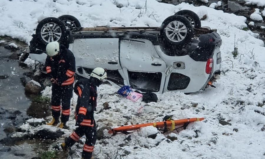 Çaykara’da Trafik kazası: 1 ölü bir 1 yaralı 3