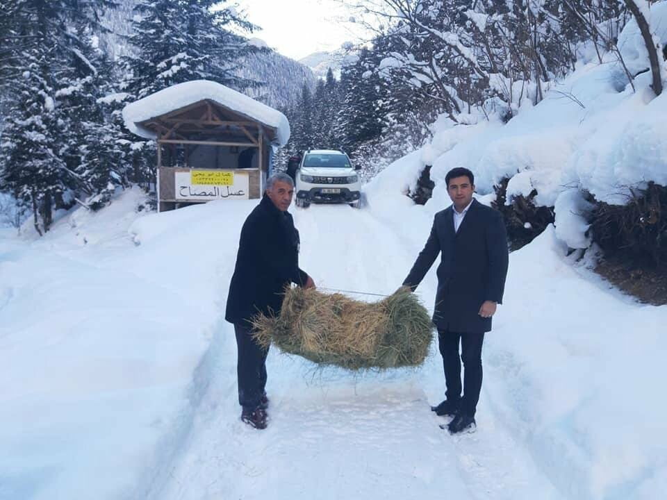 Çaykara’da yaban hayvanları unutulmadı!