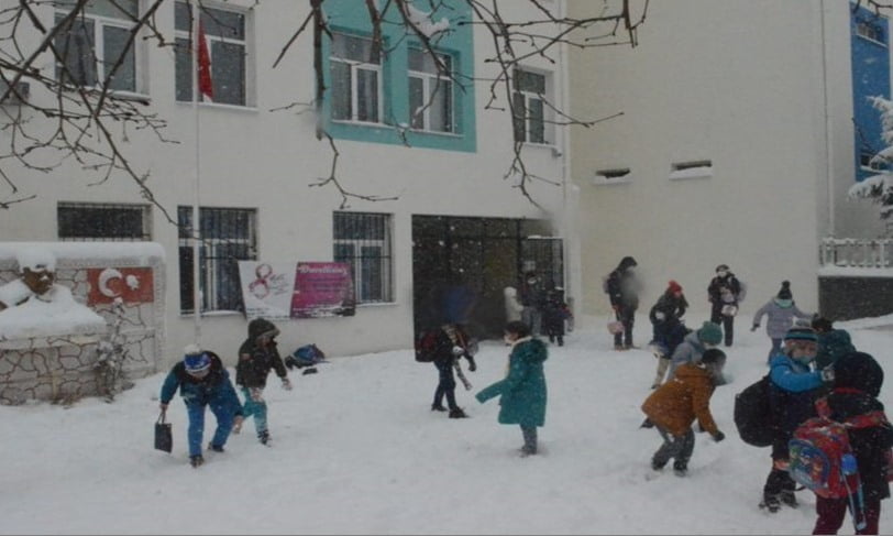 Çaykara ve Dernekpazarı’nda Eğitime bir gün daha ara verildi
