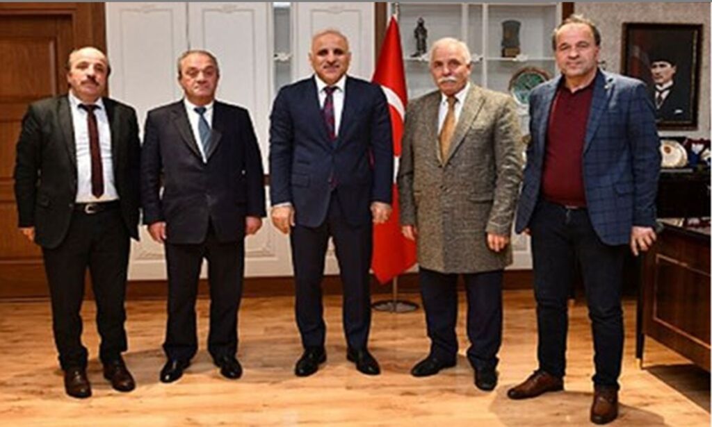 Çaykara Muhtarlar Derneği Yönetimi Başkan Zorluoğlu’nu ziyaret ettiler
