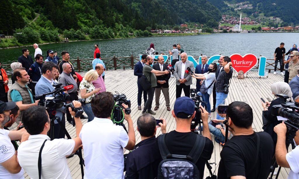 Ustaoğlu Trabzon Halkı Misafirperverdir.