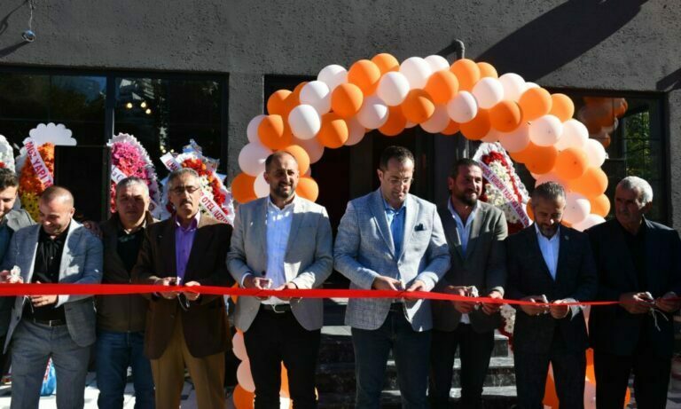 Çaykaralı İş insanı Akçaabat’ta Yıldızlı Arena GO-Kart açıldı