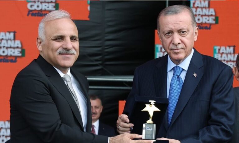 Cumhurbaşkanı Erdoğan’dan Başkan Zorluoğlu’na ödül