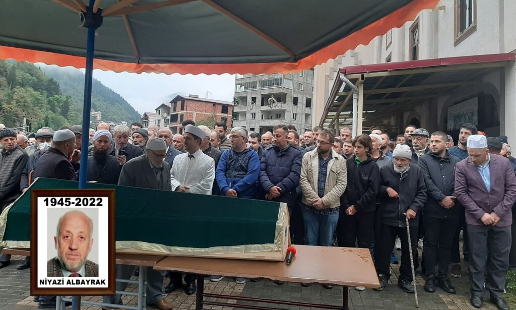 Niyazı Albayrak dualarla uğurlandı