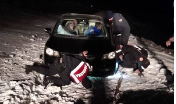 Bayburt Yolunda mahsur kalan Fahri Taşkın Kurtarıldı