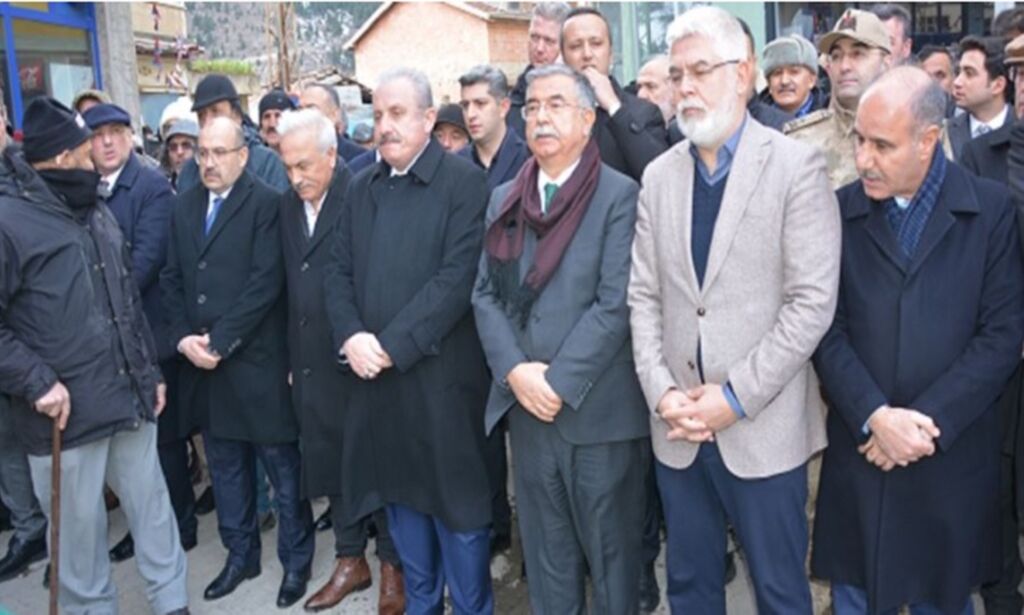 TBMM Genel Sekreteri Kumbuzoğlu babasına son görev 3