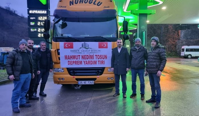 İş adamı Mahmut Nedimi Tosun deprem bölgesine yardım gönderdi