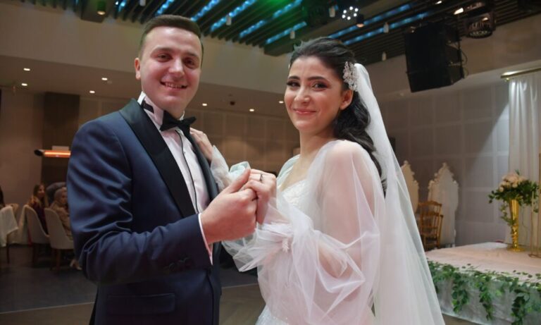 Protokolün katıldığı muhteşem düğün