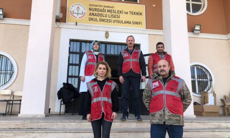 Çaykaralı Okul Müdürü Deprem Bölgesinde