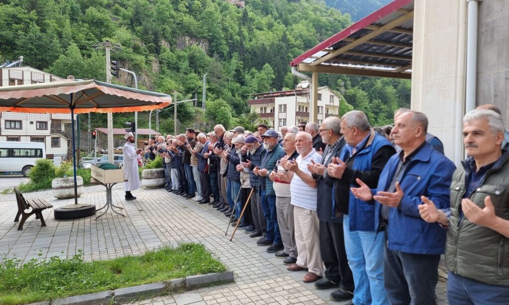 Taşkıran Mahallesinden vefat eden Hamit Erdoğan dualarla uğurlandı 1