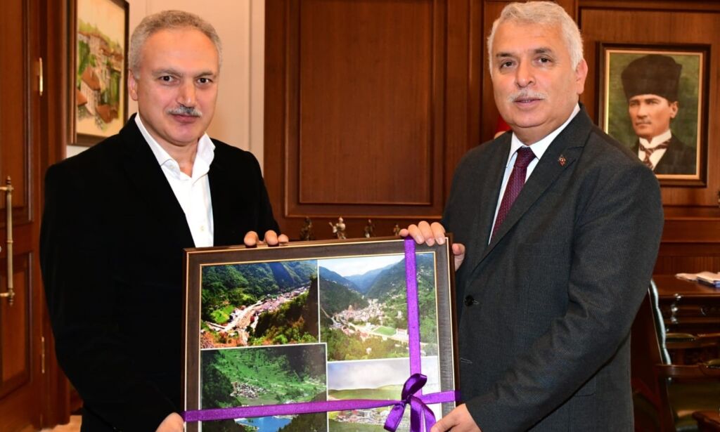 Çaykara Dernekpazerı Derneğinden Vali Yıldırım’a ziyaret